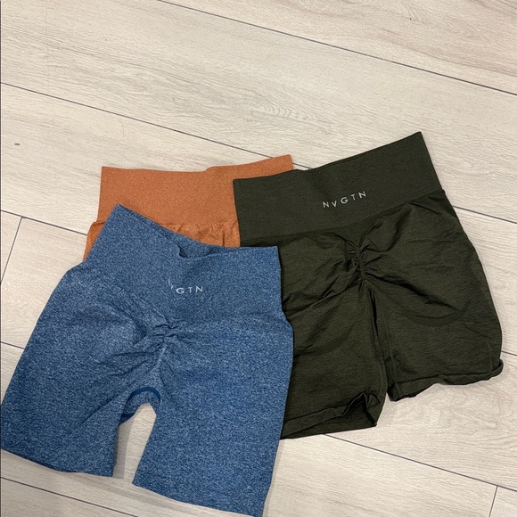 NVGTN Pants - NVGTN Scrunch-Butt High-Waist Biker Shorts Trio - Blue, Olive, Rust